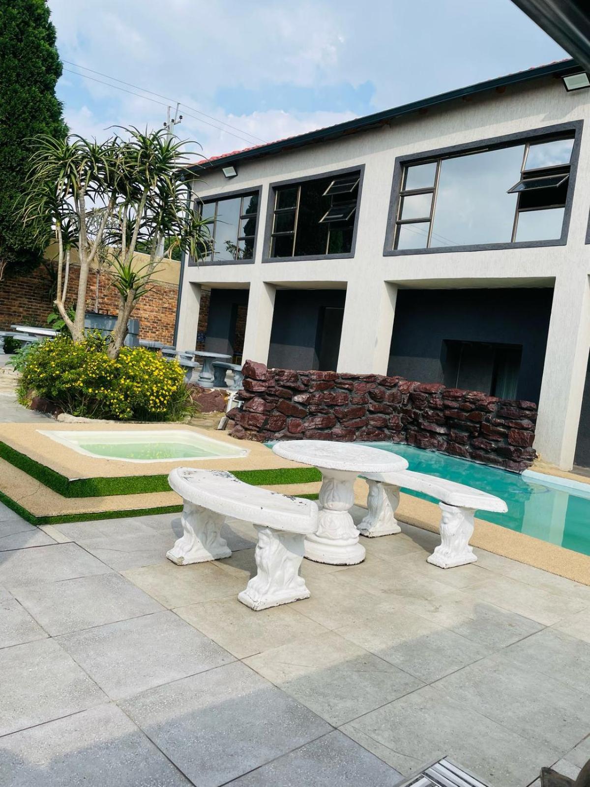 National Lodge Benoni Exterior photo